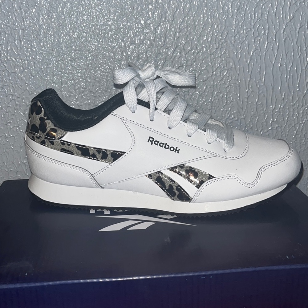 Reebok girls shoe